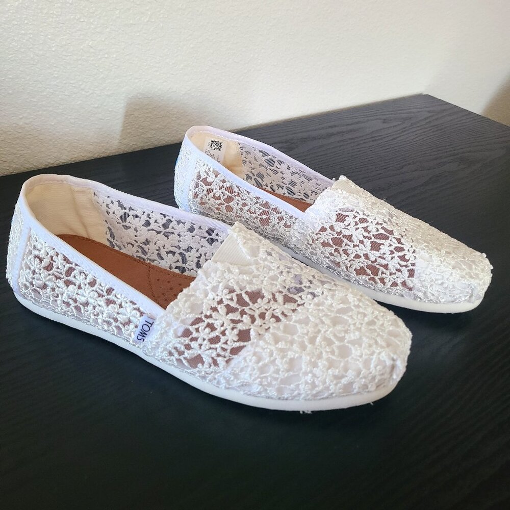 TOMS White Lace Leaves Slip-On Shoes - Wedding Flats - US Size 9
